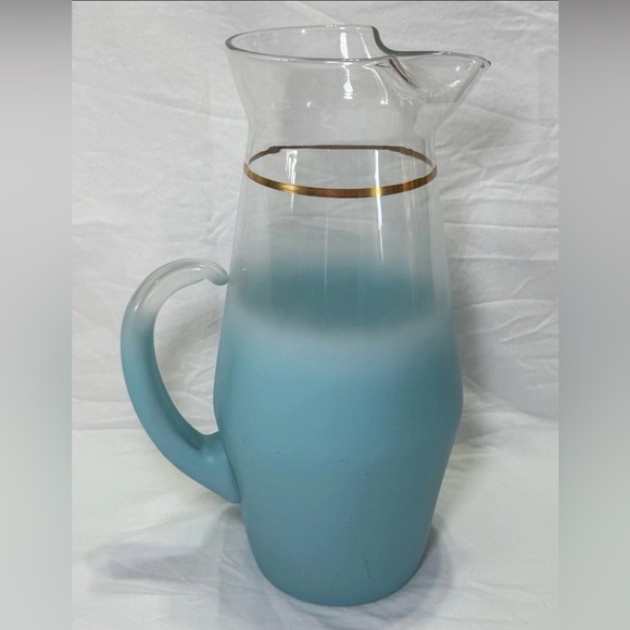 Vintage Blendo Turquoise Blue Glass Pitcher Mid Century Modern 11.75" 2.5 Qt - Picture 2 of 9
